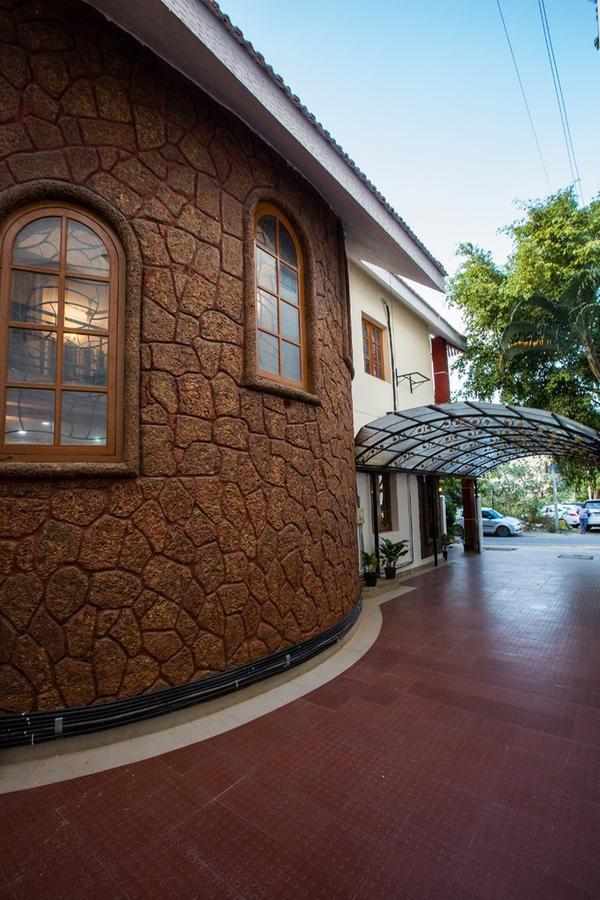 Redstone Villa And Suites Bangalore Exterior photo